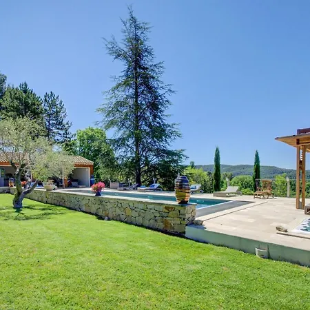Exceptional panoramic sea view in a quiet&secure area *